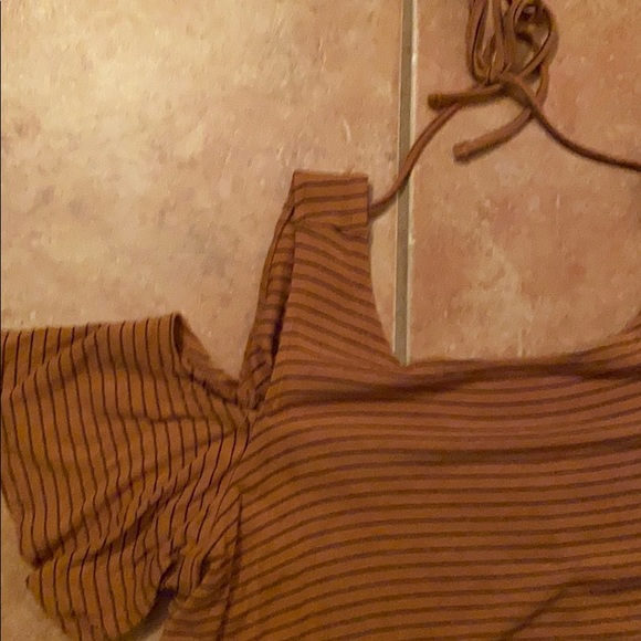 Mauricie’s off the shoulder Tee - Picture 3 of 3